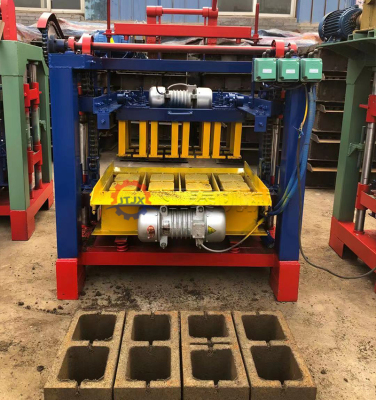 多乐游戏正规游戏平台吗：“长城老郭”：深情洒满金山岭